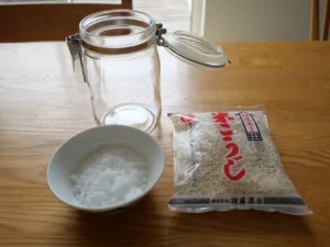 簡単レシピ 塩麹の作り方 乾燥麹 米麹 自然塩 材料