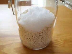 簡単レシピ 塩麹の作り方 乾燥麹 米麹 自然塩 ミネラルウォーター 米麹と自然塩