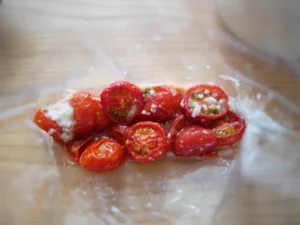 セミドライにしたプチトマトの塩麹漬け プチトマト セミドライ 塩麹 保存袋