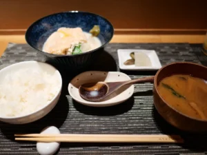 京都ひとり旅 美と食を慈しむ街歩き きょうのおかず きょうのお膳A お揚げさん 豆乳
