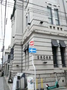 京都ひとり旅 美と食を慈しむ街歩き idola 外観 三条通