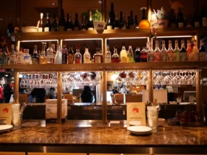 petit comptoir プティ・コントワー KITTE大阪 うめよこ 雰囲気