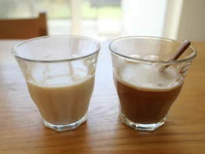 蒸し大豆　手作り豆乳　　豆乳の作り方　できあがり　手作り豆乳とカフェオレ